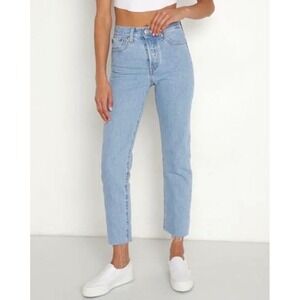 Levi's Wedgie Straight Jeans Women's 26 Light Wash Raw Hem High Rise Denim